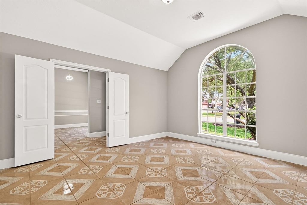 13815 Daehne Drive - Photo 5