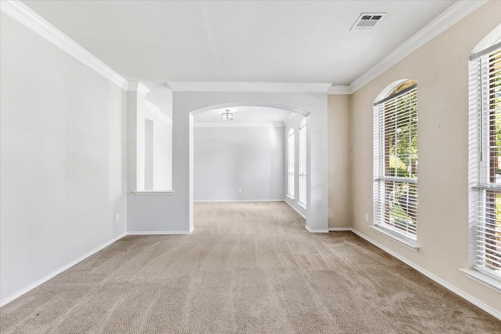 1121 London Drive - Photo 10