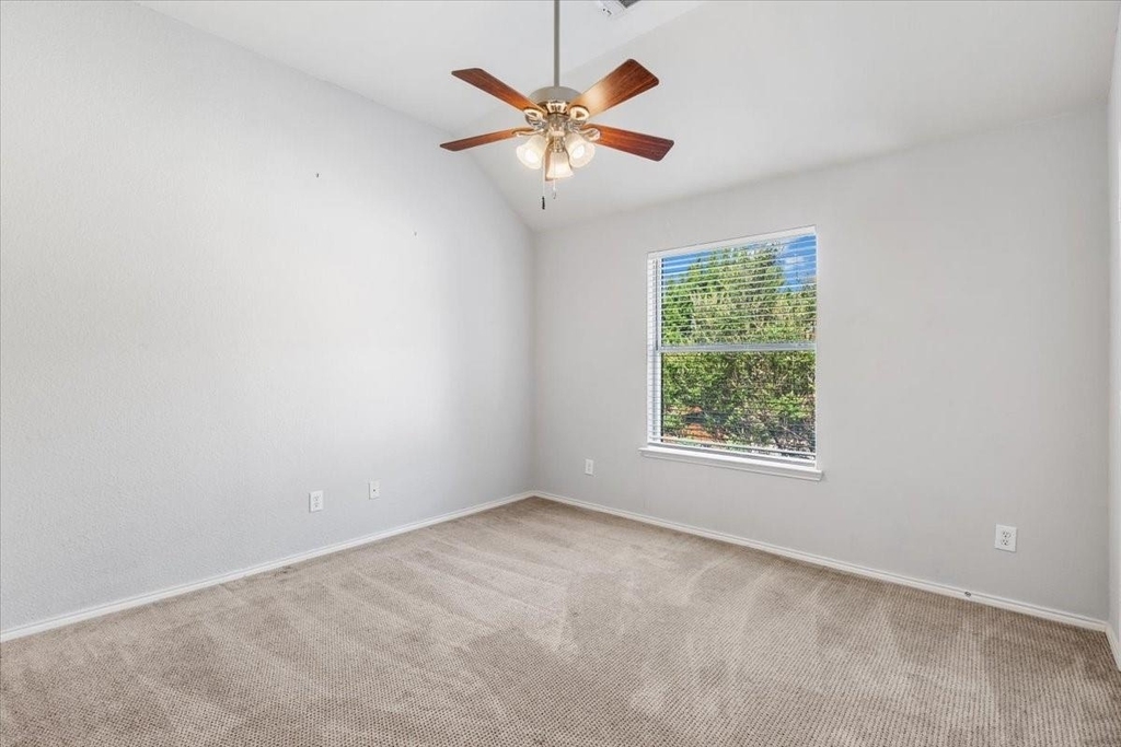 1121 London Drive - Photo 38