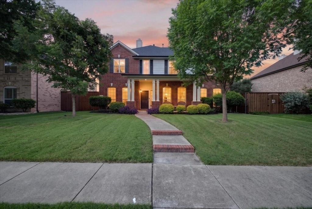 1121 London Drive - Photo 3