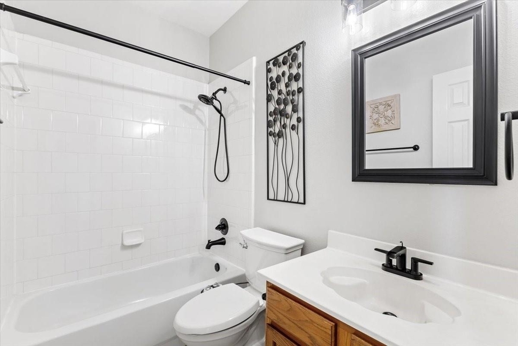 1121 London Drive - Photo 15