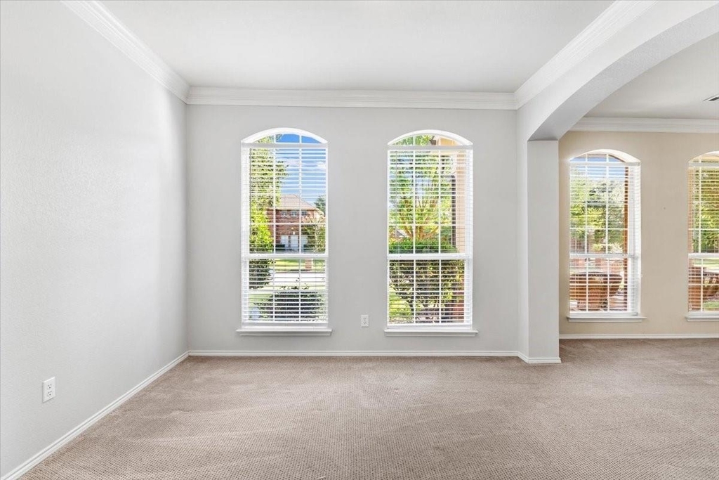 1121 London Drive - Photo 13