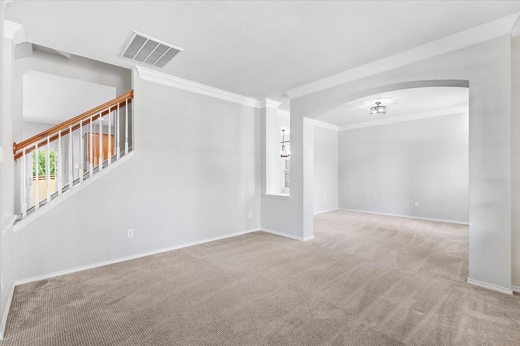 1121 London Drive - Photo 9