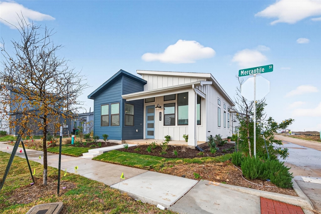 1213 Mercantile Street - Photo 2