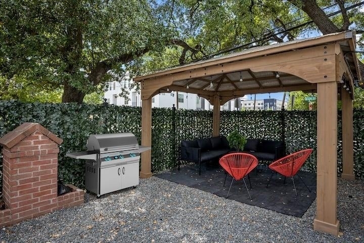 1015 Brooks Street - Photo 18