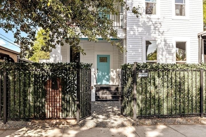 1015 Brooks Street - Photo 2