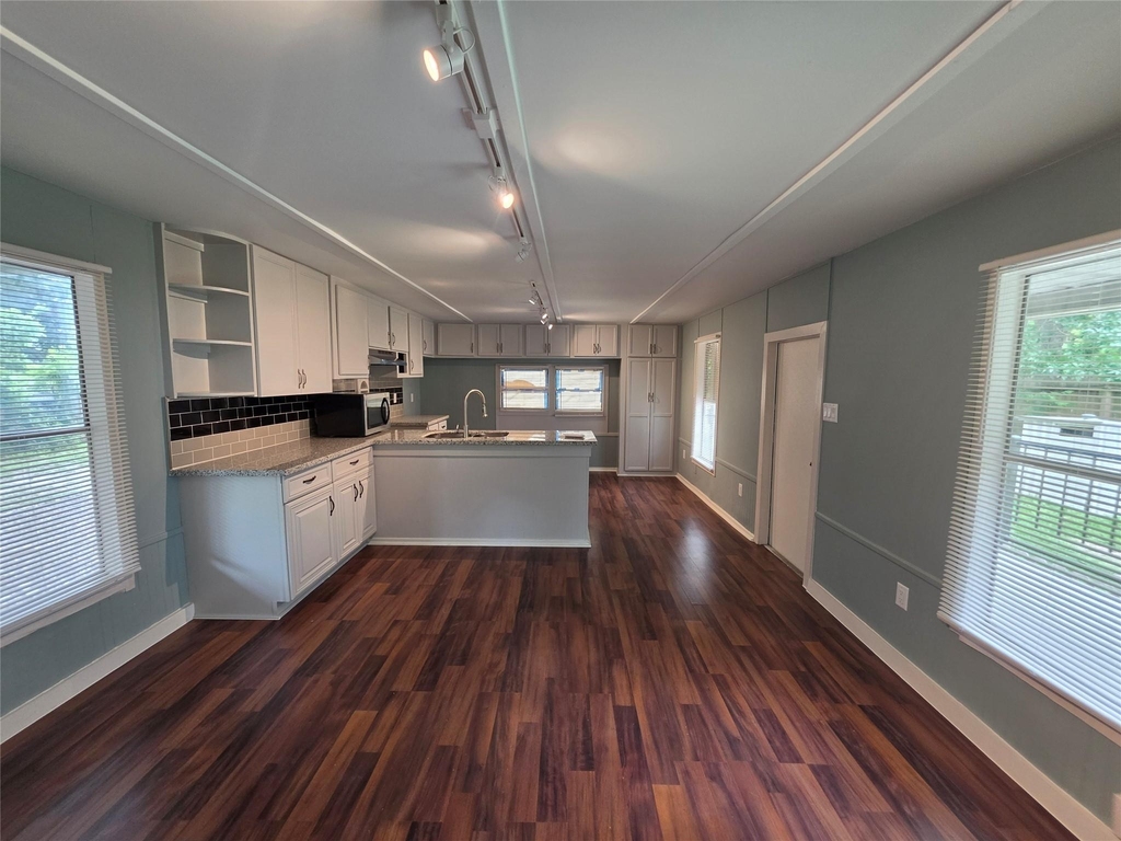 6426 W Bend Street - Photo 5
