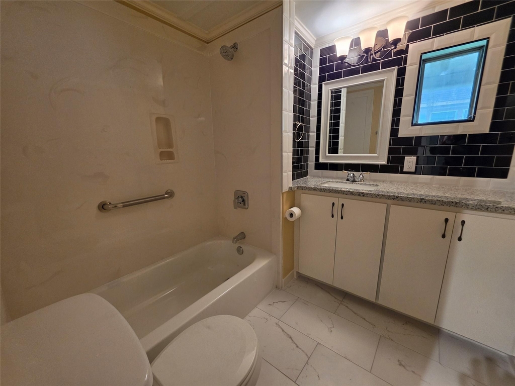 6426 W Bend Street - Photo 9