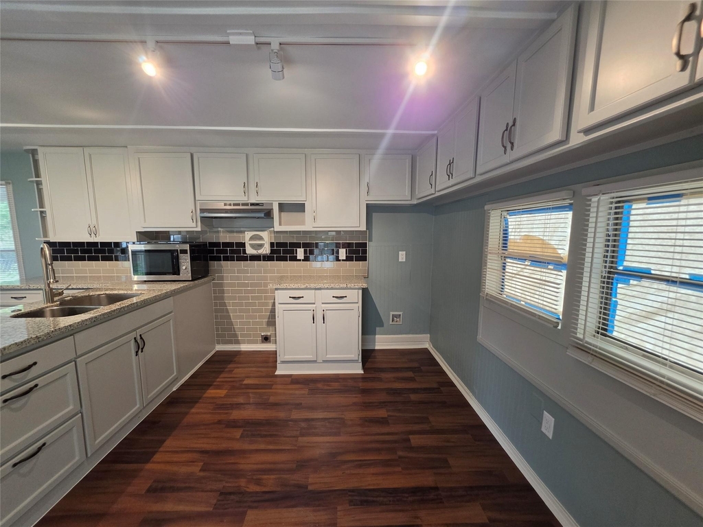 6426 W Bend Street - Photo 3