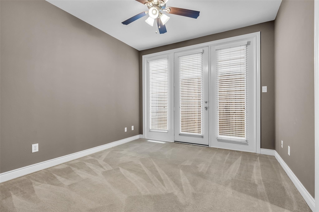 5724 Kansas Street - Photo 2