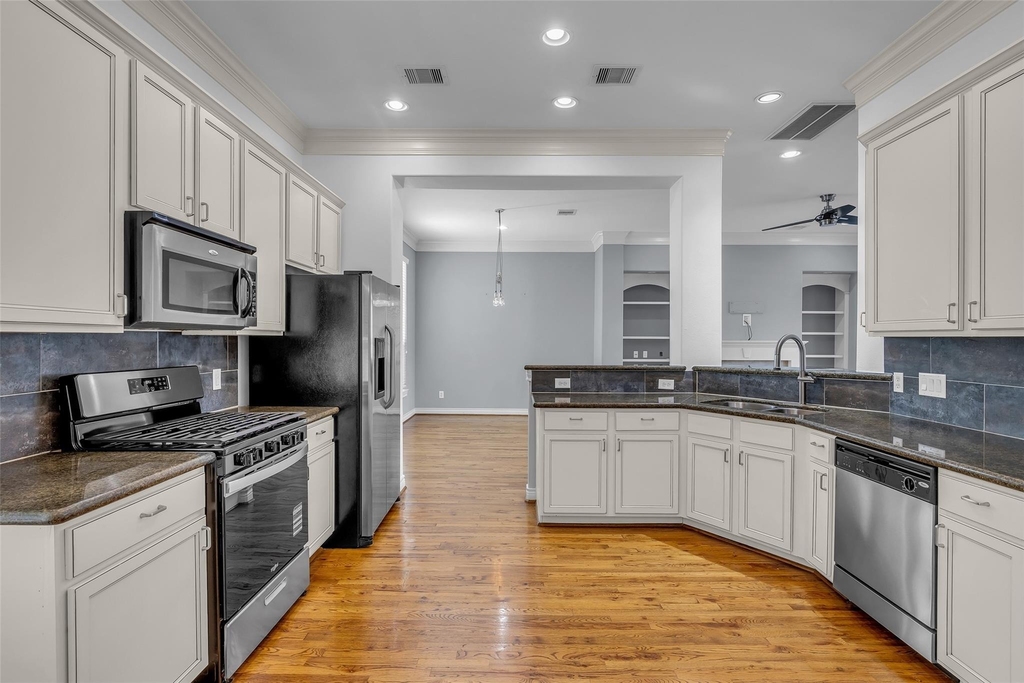 5724 Kansas Street - Photo 7