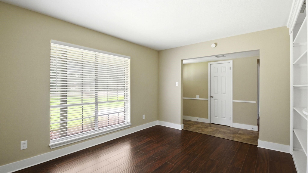 1511 Sungail Drive - Photo 9
