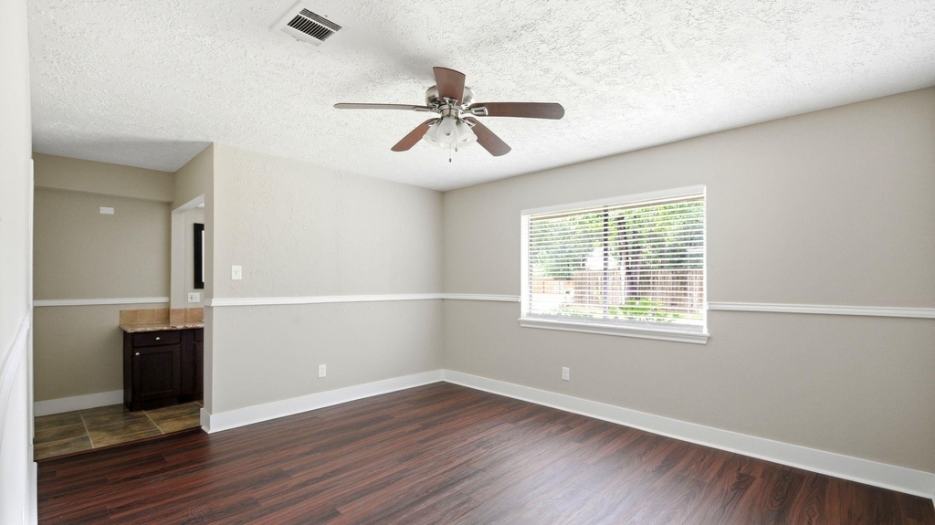 1511 Sungail Drive - Photo 29