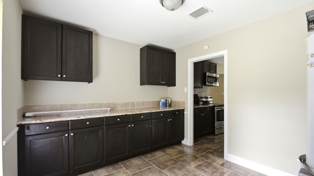1511 Sungail Drive - Photo 19