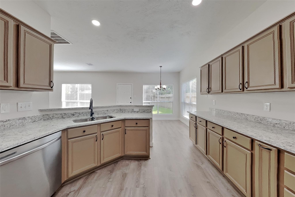 30802 Sifton Drive - Photo 2