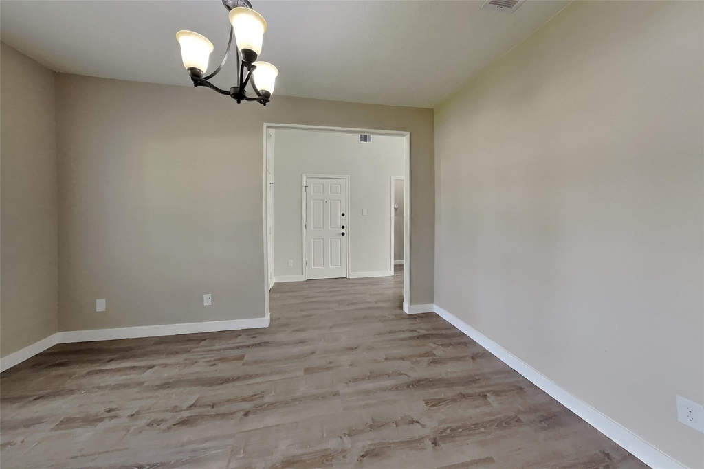 30802 Sifton Drive - Photo 3