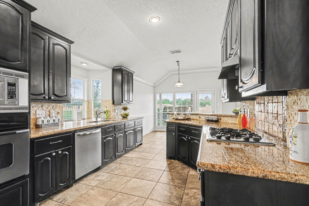 16434 Redcrest Drive - Photo 4