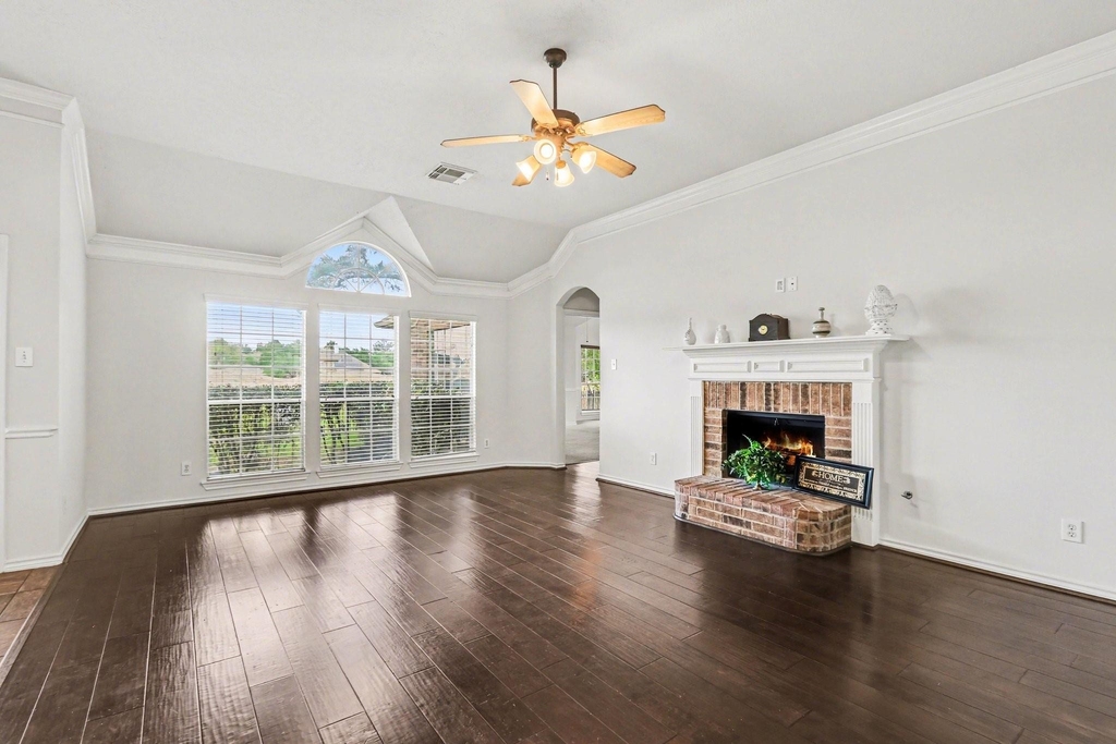 16434 Redcrest Drive - Photo 3