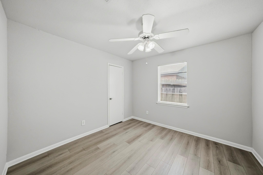 9036 Kerrwood Lane - Photo 6