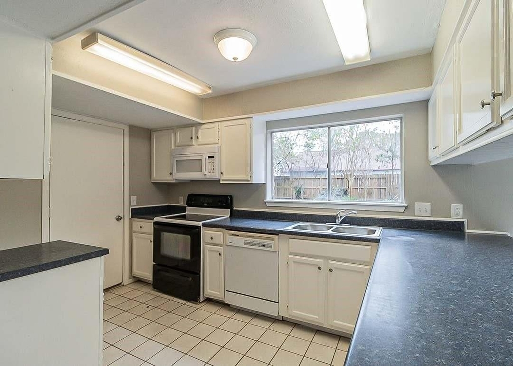 14410 Louetta Road - Photo 16