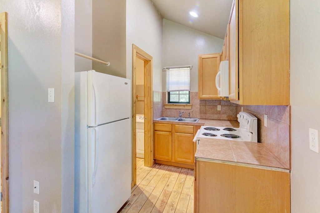 10521 Tanyard Road - Photo 6