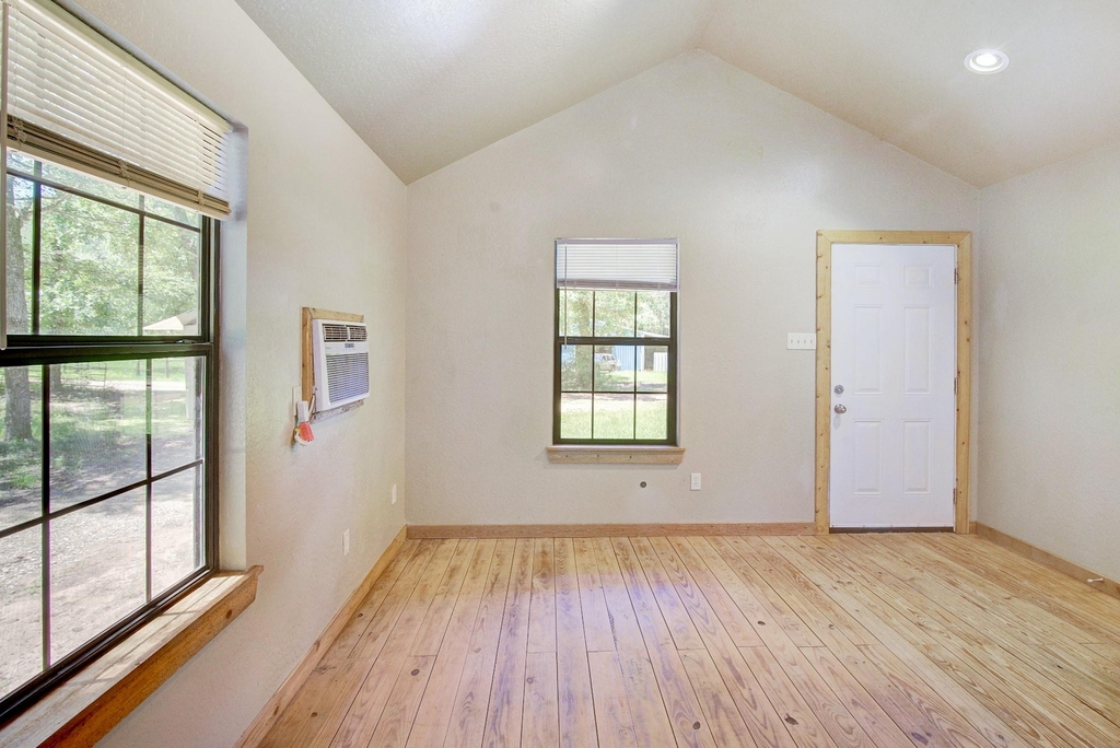 10521 Tanyard Road - Photo 4