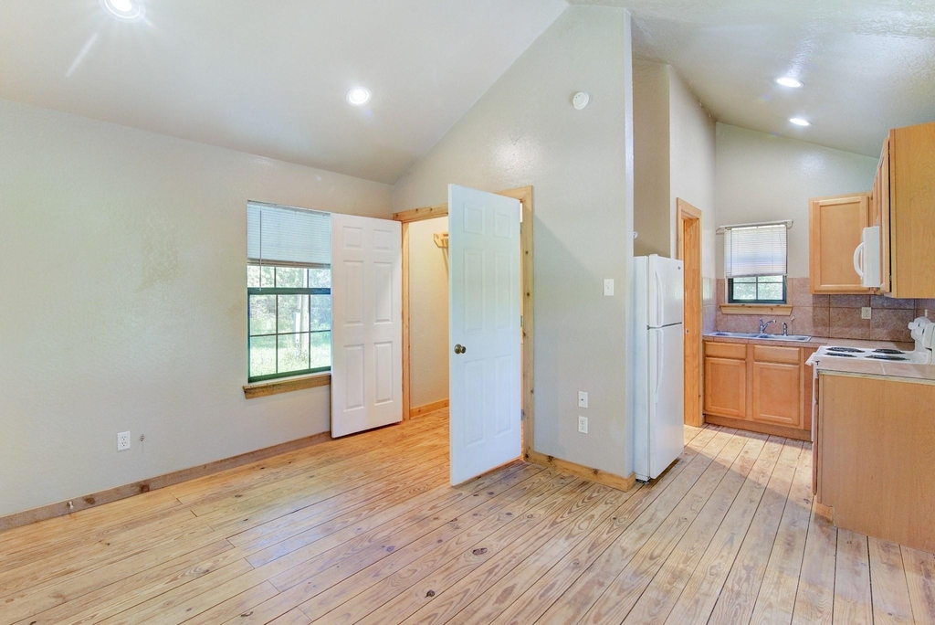 10521 Tanyard Road - Photo 5