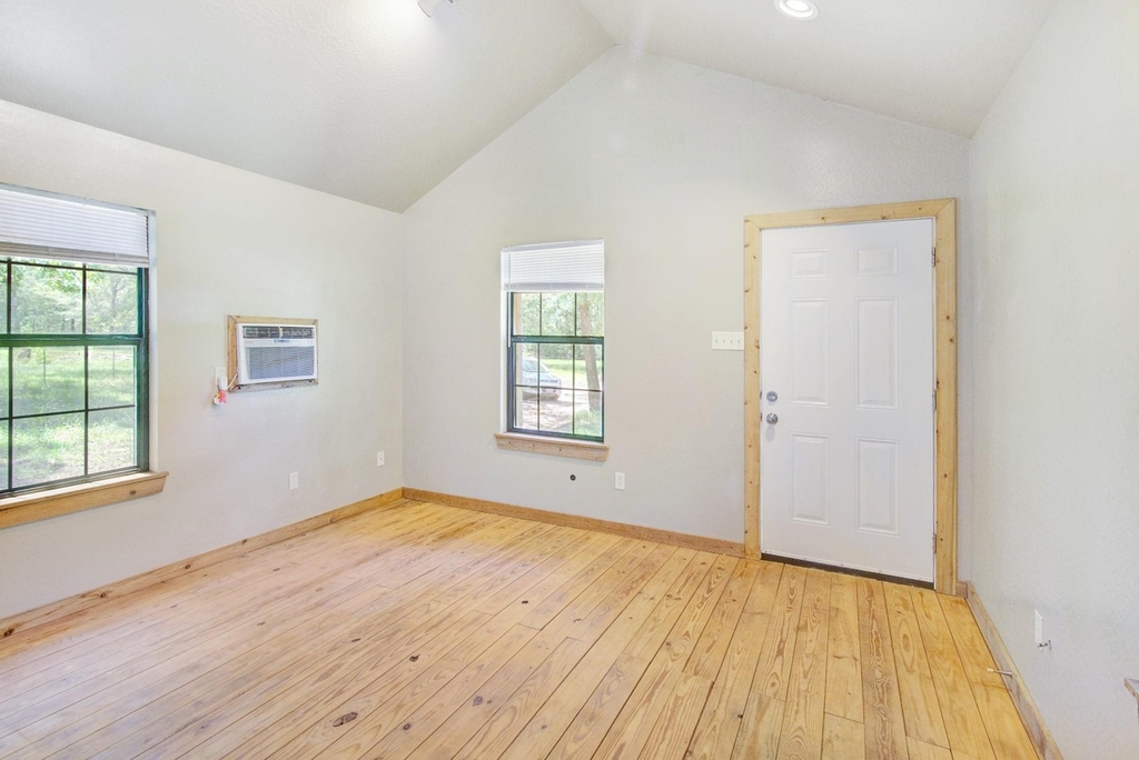 10521 Tanyard Road - Photo 3