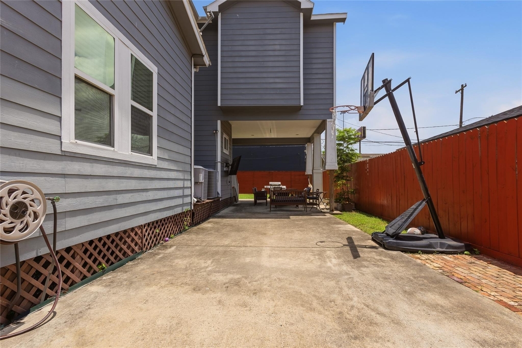 704 Vincent Street - Photo 36