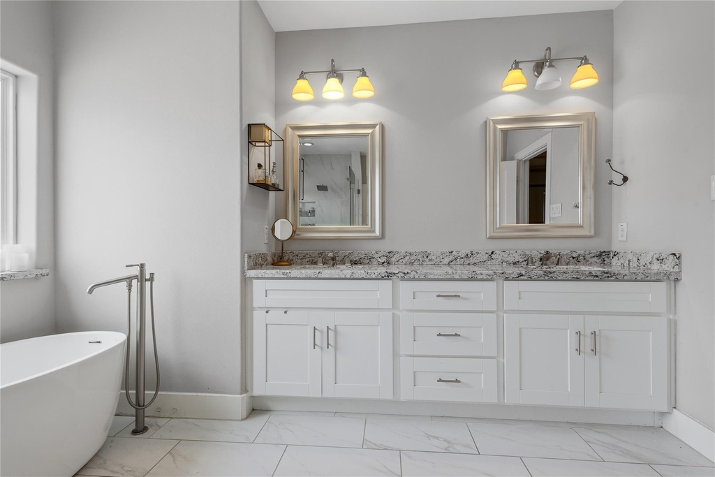 704 Vincent Street - Photo 10