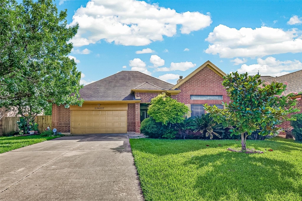 13607 Sable Lane - Photo 0