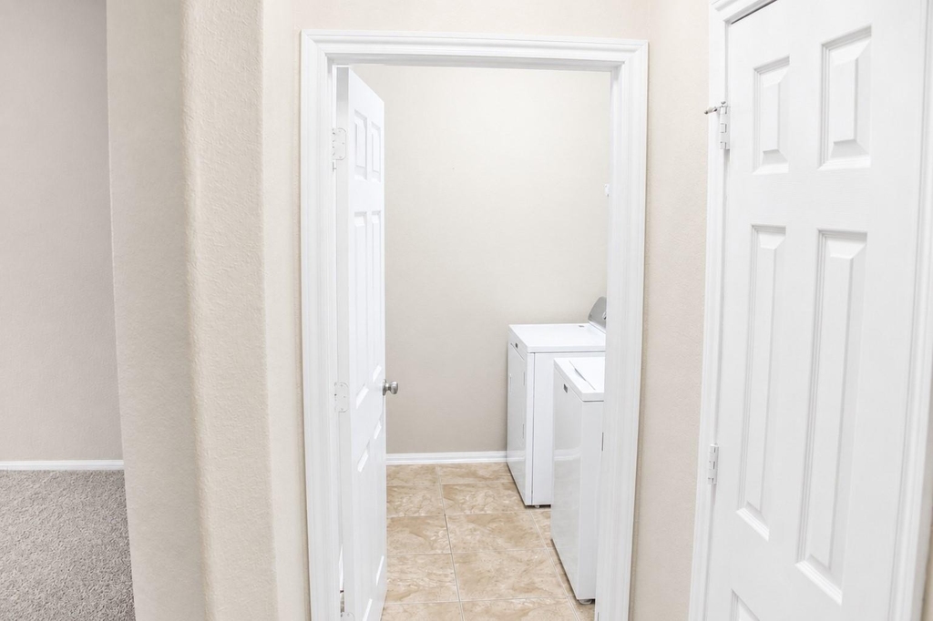 2814 Silver Bend Lane - Photo 8