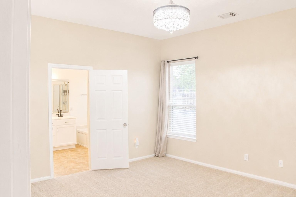 2814 Silver Bend Lane - Photo 15