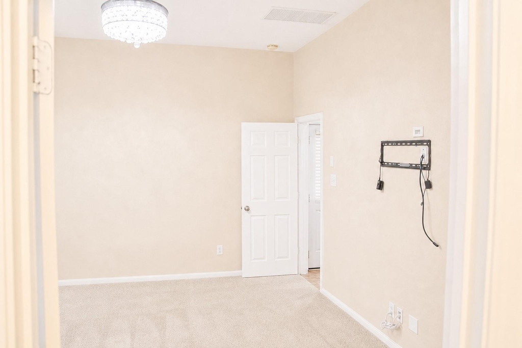 2814 Silver Bend Lane - Photo 16