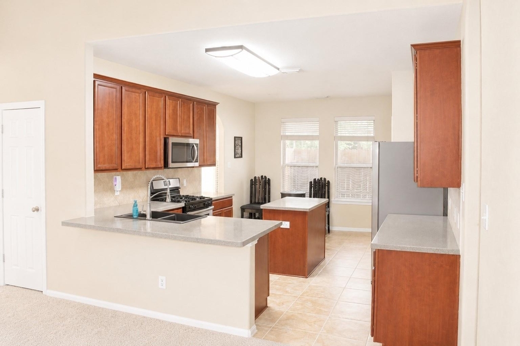 2814 Silver Bend Lane - Photo 11