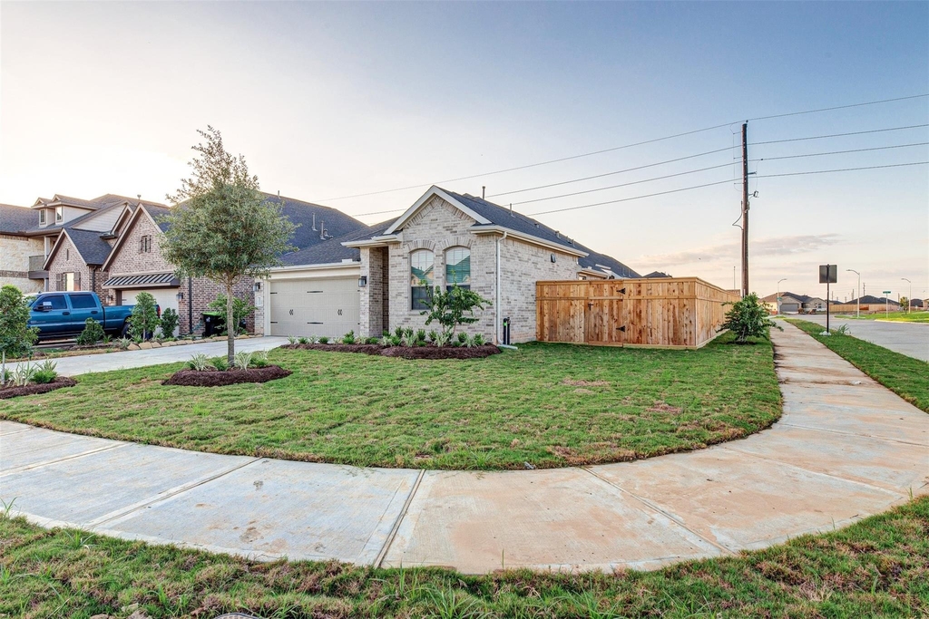 4022 Maple Glen Drive - Photo 1