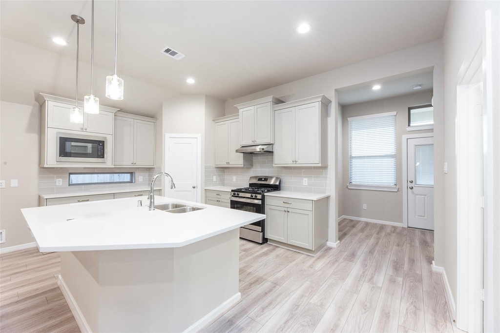 4022 Maple Glen Drive - Photo 9