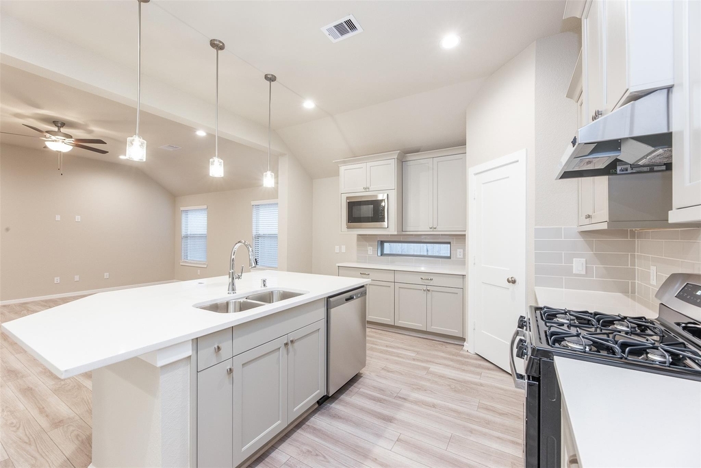 4022 Maple Glen Drive - Photo 10