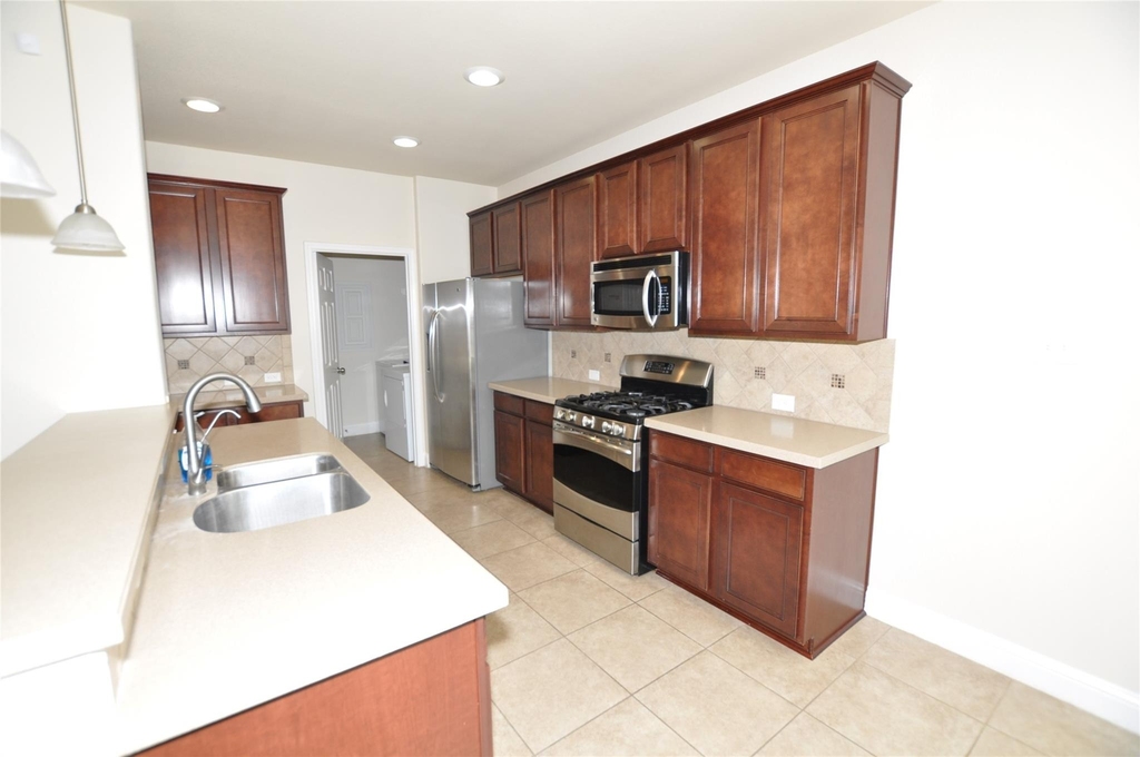 21502 Duke Alexander Drive - Photo 10