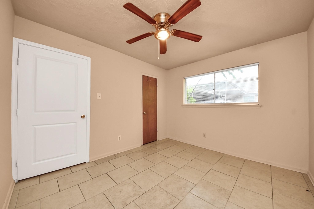 9126 Willow Meadow Drive - Photo 16