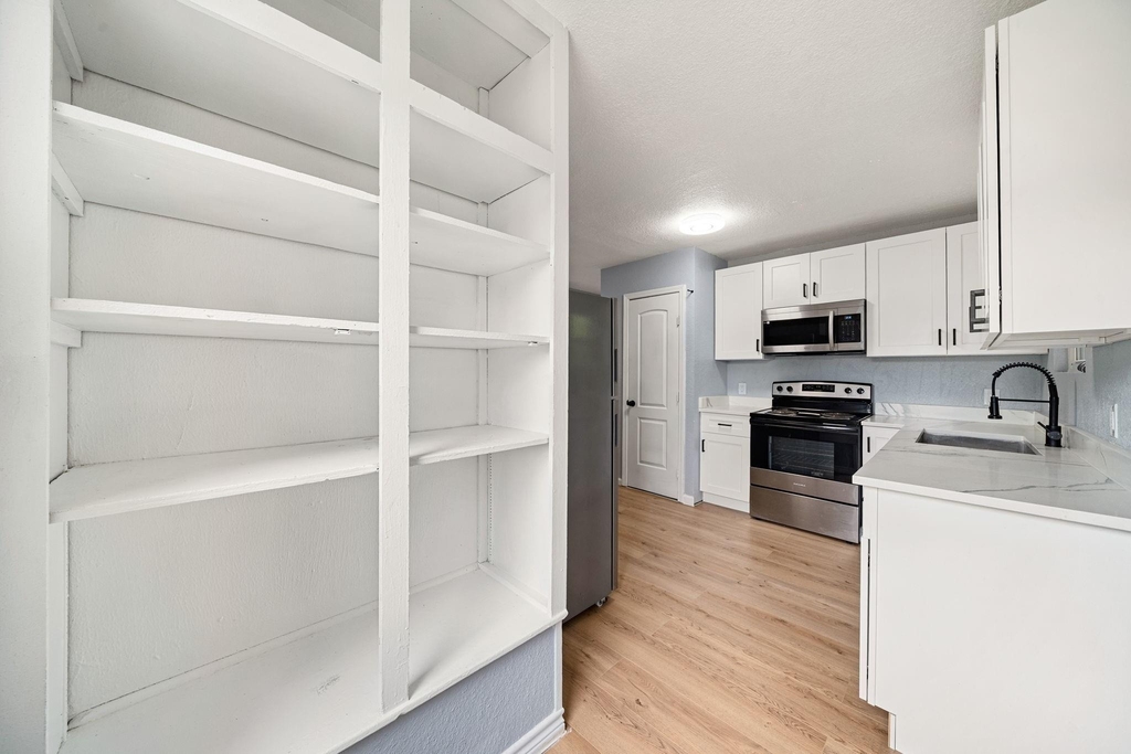 1119 1 St Avenue N - Photo 6