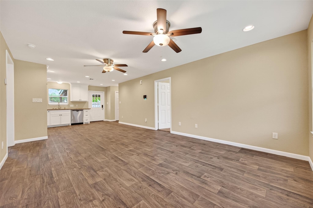 1708 Sycamore Avenue - Photo 4
