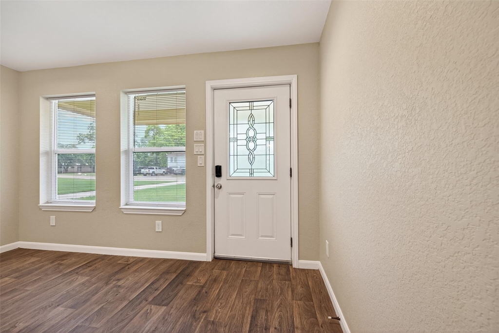 1708 Sycamore Avenue - Photo 3