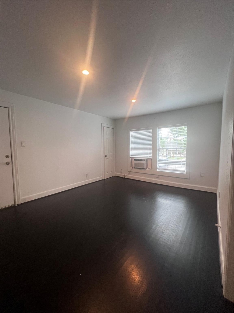 605 Enid Street - Photo 1