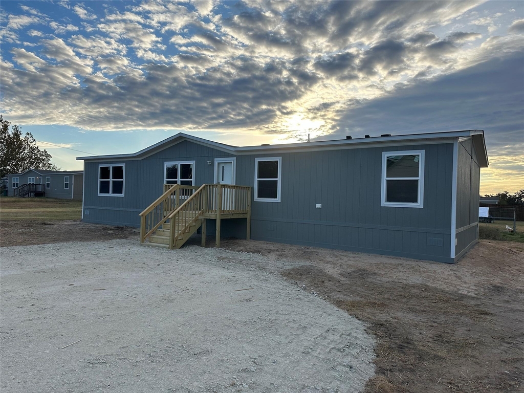 822 E Fannin Street - Photo 1