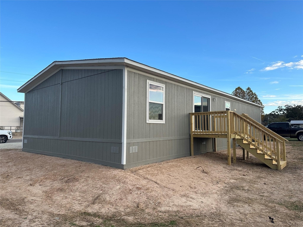 822 E Fannin Street - Photo 2