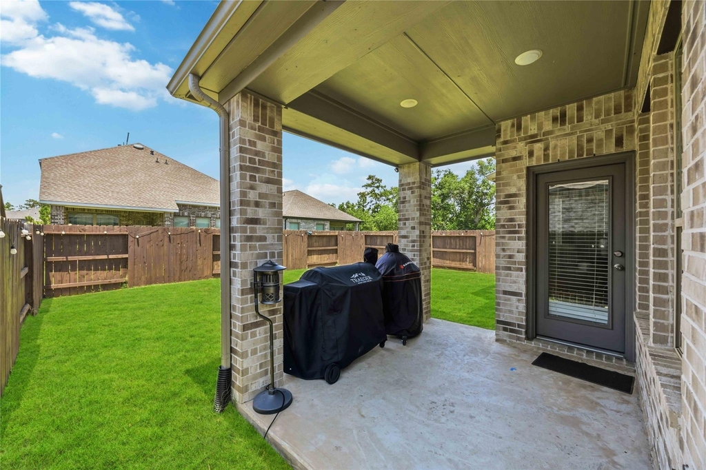 16427 Apache Woods Way - Photo 2