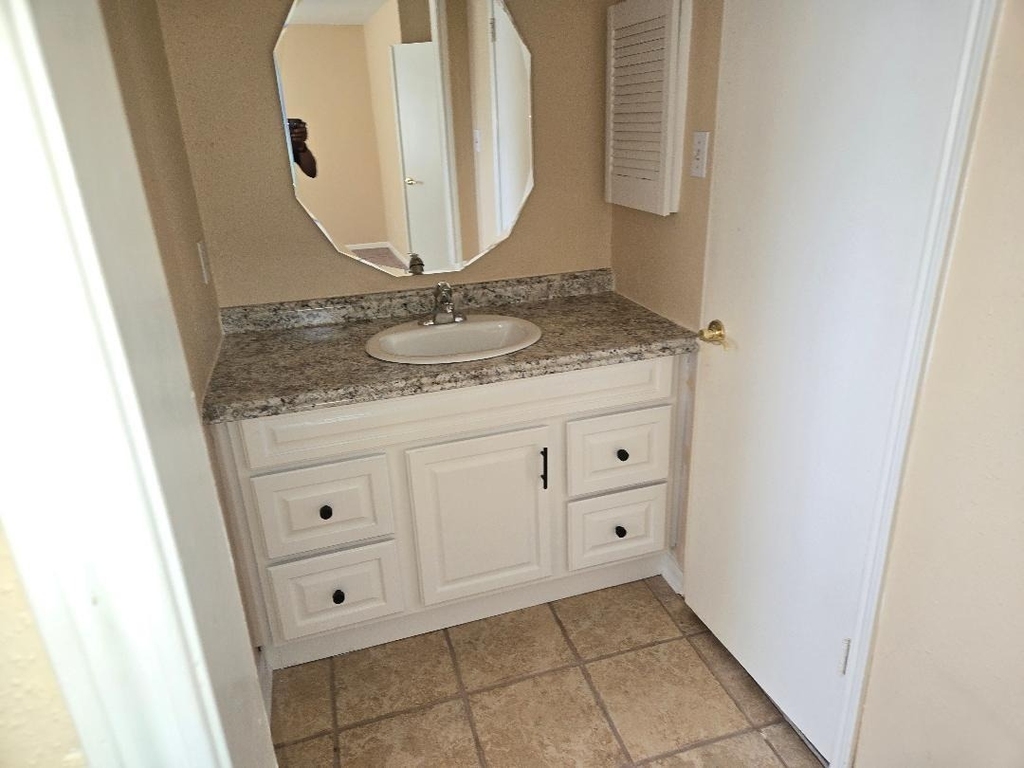 7911 Southmeadow Drive - Photo 11