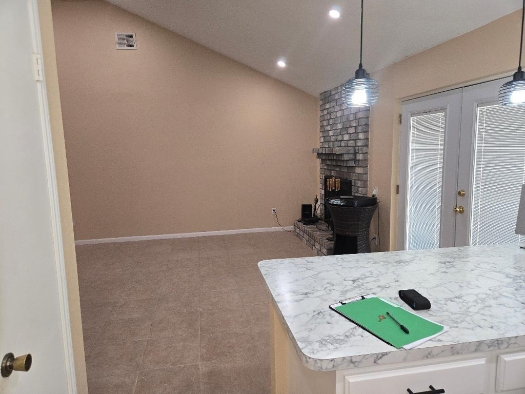 7911 Southmeadow Drive - Photo 3