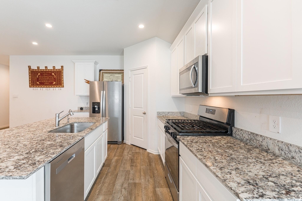 4318 Freya Pointe Drive - Photo 8